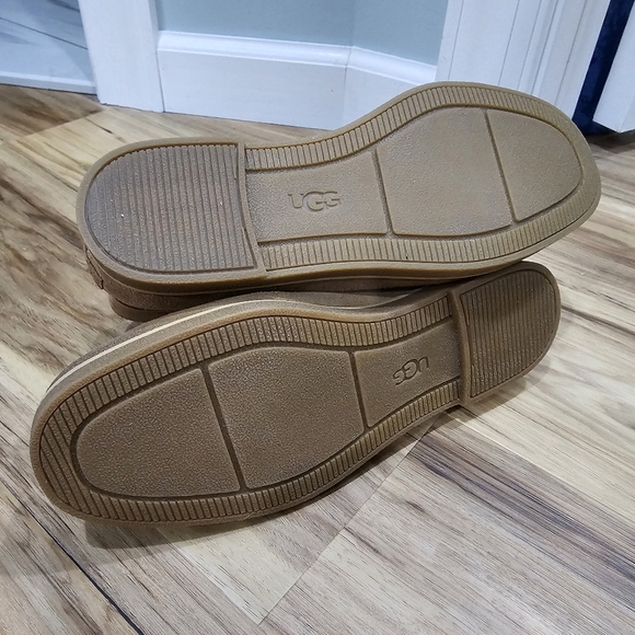 Ugg womens flat bootie boots. Tan suede. NWOT  sz. 8.5 - Picture 8 of 11